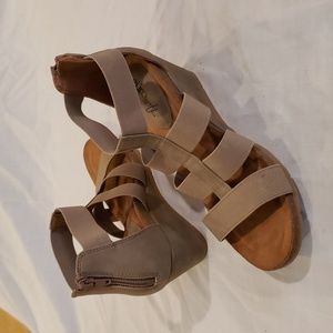 Euro soft by Sofft Tan Wedge Sandals Size: 7M